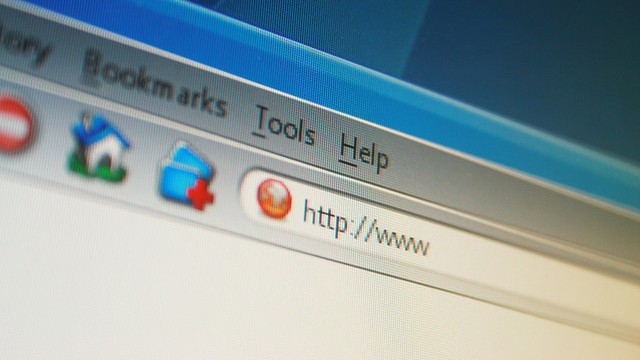 Forbes: Интернет снизил зависимость россиян от государственных СМИ