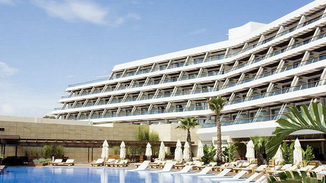 Российский турист погиб в Испании, упав с пятого этажа 5-звездочного отеля