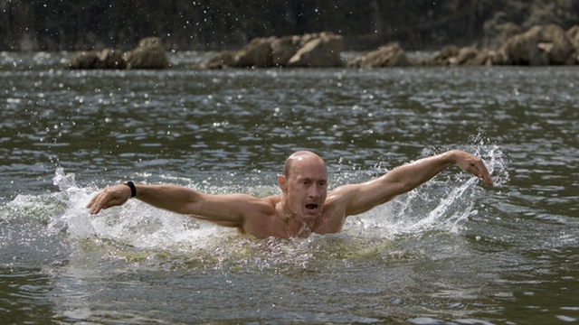 Путин предпочитает студеное озеро, Обама - теплый спортзал 