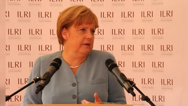 Меркель не будет участвовать в открытии выставки в Эрмитаже