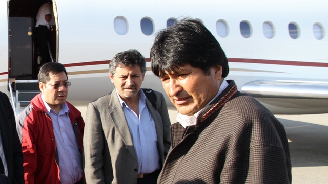 Боливийский министр возмущен «нападением» на Эво Моралеса