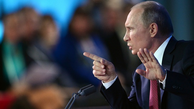 Forbes: За потерю популярности Путин отыгрывается на оппозиции