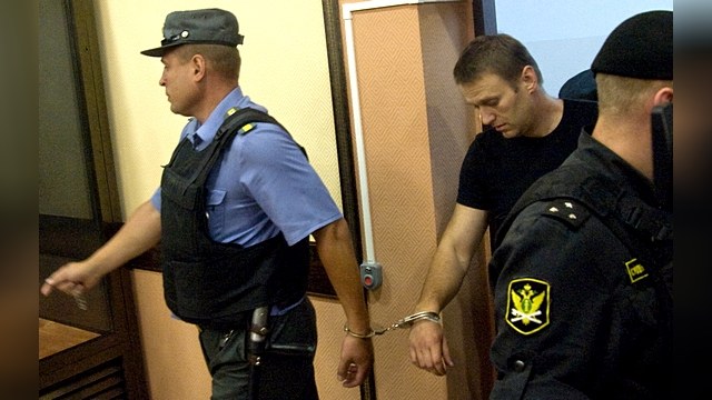 The week: Навального освободили, чтобы посадить