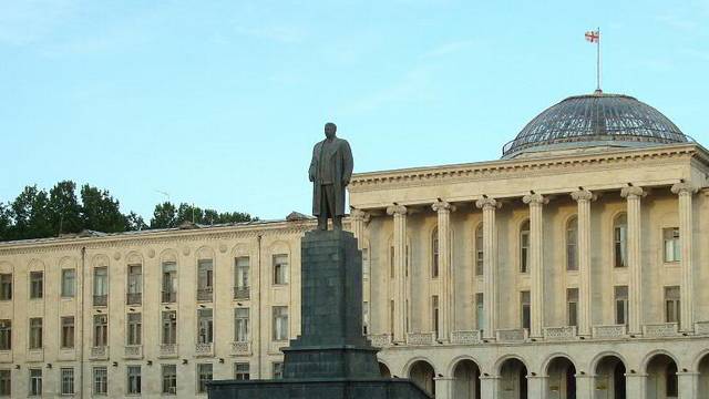 Саакашвили: Восстановление памятника Сталину – антигрузинский акт 
