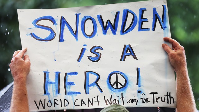 Forbes: Сноуден — герой большинства россиян