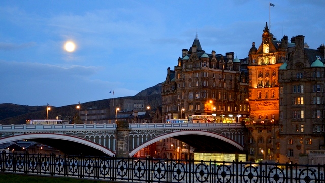 Пара из России свела счеты с жизнью в шотландском отеле