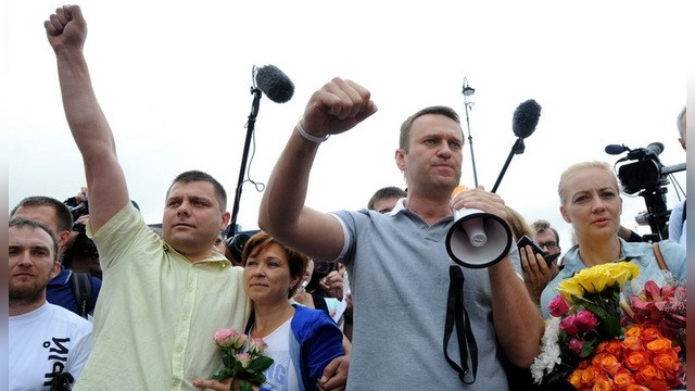Жириновский уверен, что заграница помогает Навальному стать мэром