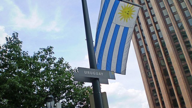 Уругвайские геи считают гомофобские законы международным позором России