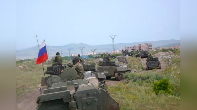 Россия укрепляет группировку в Армении