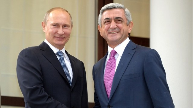 TNI: Чем Армения ближе к России, тем дальше от нее Азербайджан
