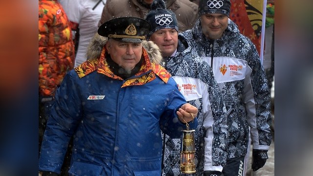 Россия доставила Олимпийский огонь на Северный полюс
