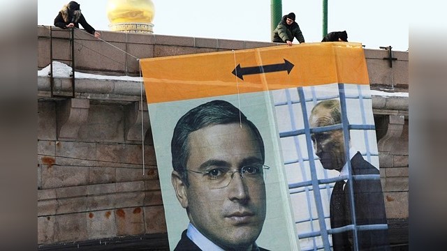 Немецкий журналист: Ходорковский и Путин продолжают битву титанов