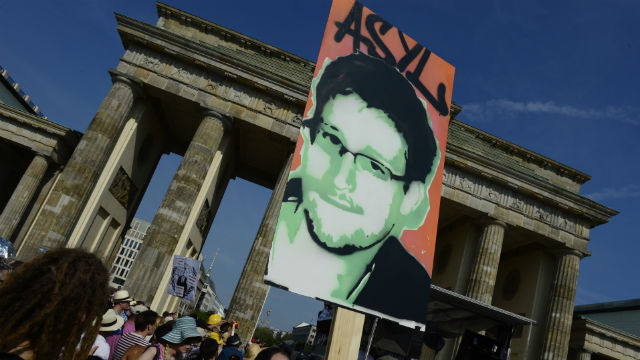 Немецкие политики: Допрос Сноудена возможен только в Москве