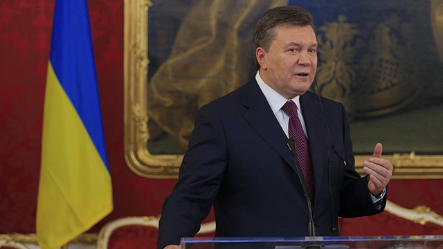 Янукович продолжит балансировать между ЕС и Россией