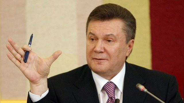 Янукович собирает за круглый стол всех президентов Украины