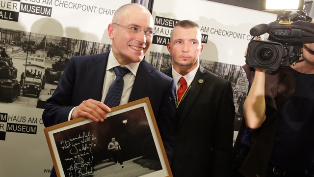 Михаил Ходорковский: человек с рублями
