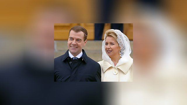 Медведев пригласил французов в Петербург