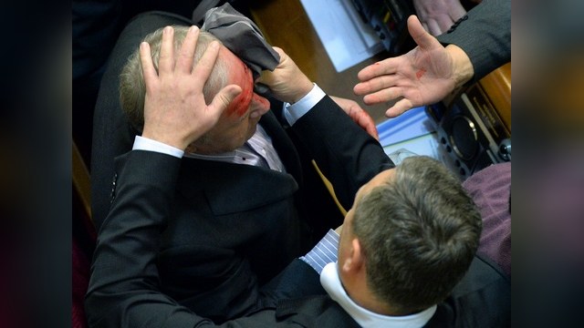 Daily Mail: Пророссийскому депутату в Раде разбили лоб 