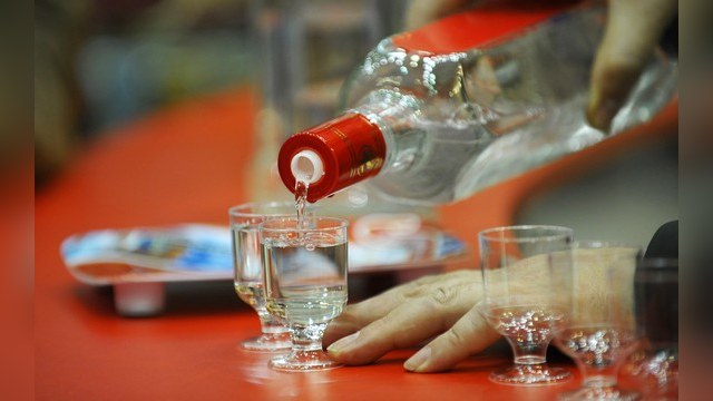 ВВС: Смертность россиян зависит от политики и цен на водку