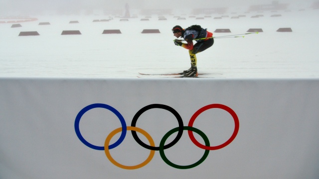 Российские лыжники добыли олимпийское серебро в эстафете