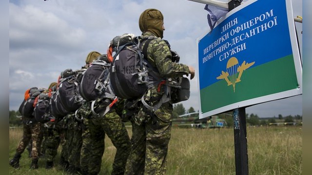 Министр обороны Украины отправляет в Киев десантников