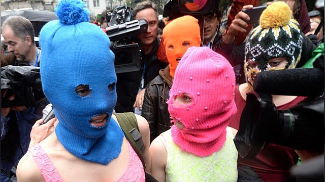 Pussy Riot «отведали» казацких плеток в Сочи