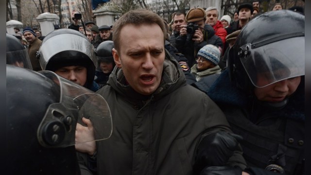 Суд посадил Навального под домашний арест