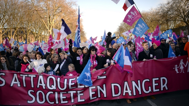 Europe 1: Противнице гей-браков не дают гражданство Франции