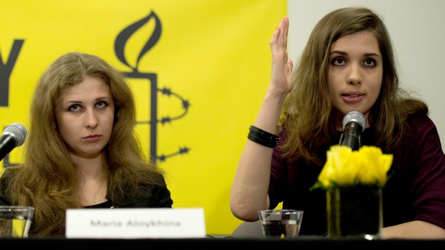 Amnesty International требует расследовать нападение на Pussy Riot