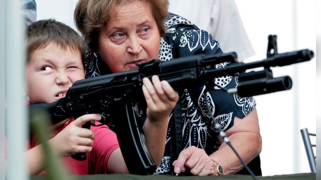 Daily Mail: «Дети-солдаты» готовятся воевать за Путина