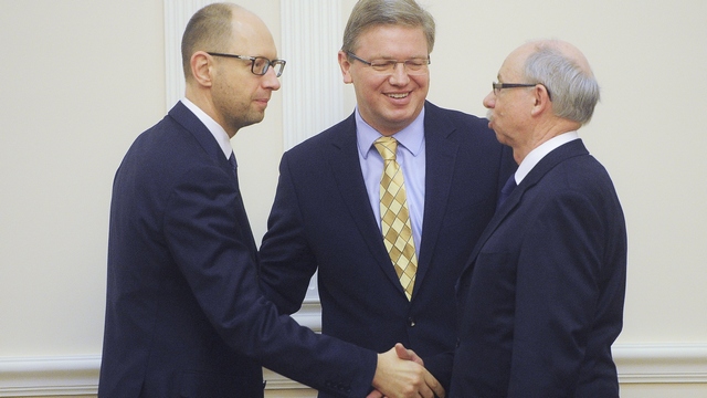 Forbes: Украине не стоит рассчитывать на помощь США и ЕС