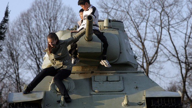 Немецкие СМИ призывают «изгнать» из Берлина советские танки