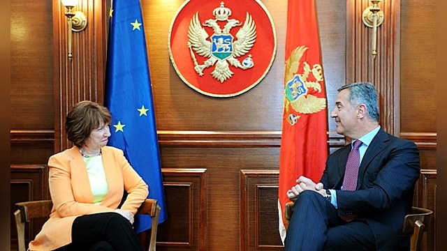 Черногорцев предлагают «демократизировать» с помощью НАТО