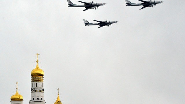 Causeur: Призывы «бомбить Москву» отвлекают Европу от своих проблем