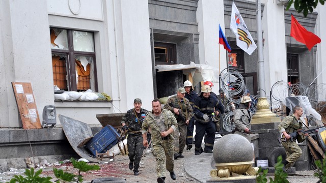 Во взрыве в облсовете Луганска «Украинская правда» винит ополченцев