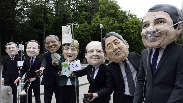 The Guardian: Лидеры G7 попробуют «подружить» Путина с Порошенко