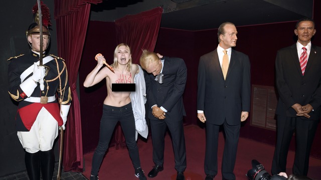 Воскового Путина Femen оставили без головы
