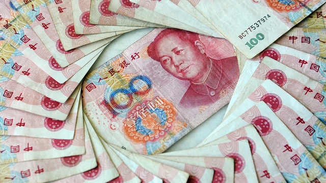 FT: Российский бизнес ищет замену доллару в Азии