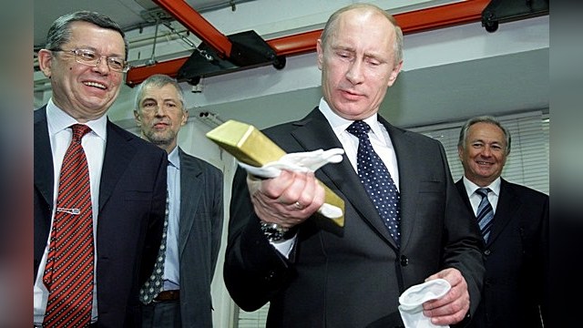 Девятый канал: Чиновники-патриоты переходят на золотые «путинофоны»