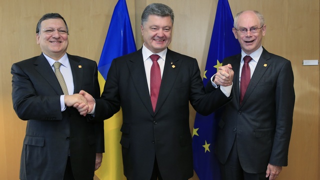 Forbes: После подписания соглашения с ЕС борьба за Украину только началась