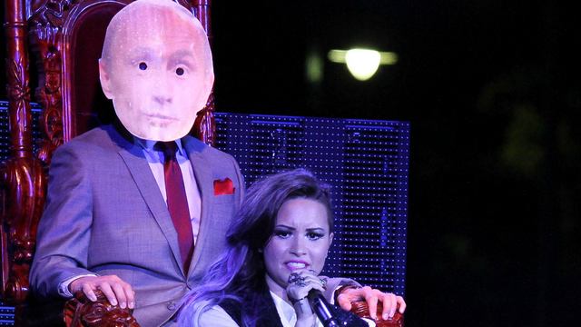 Американская поп-дива возмутила россиян «генитальным» шоу
