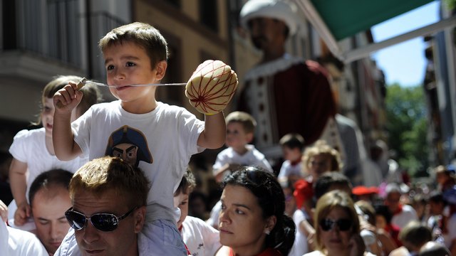 «Антигейский закон» больше не помеха испанским приемным родителям