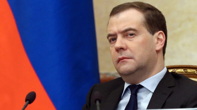 WSJ: Указ Медведева не лишит чиновников иномарок 