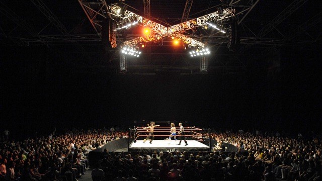 DM: Американские рестлеры используют крушение лайнера для саморекламы