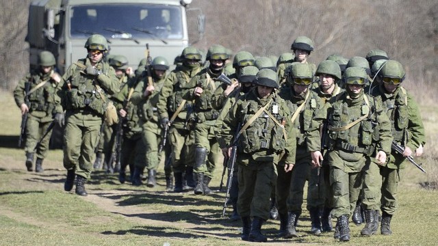 NYT: Россия вновь собирает военный кулак на границе с Украиной