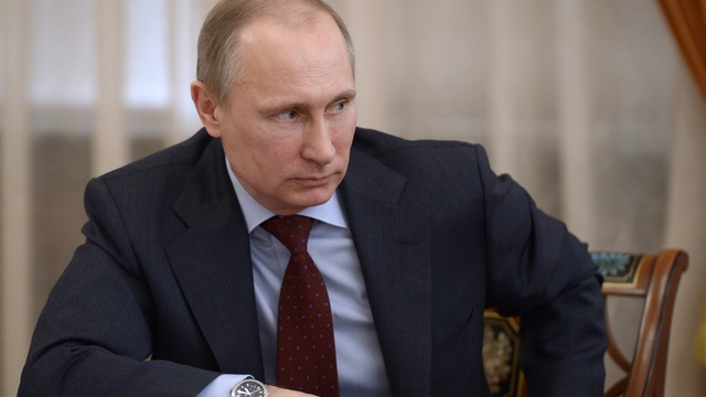 El País: Санкции Запада вынуждают Путина повышать налоги