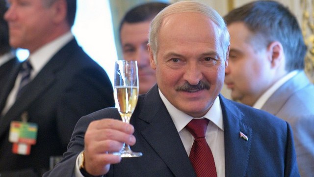 Лукашенко как «новый друг» Украины, или Что стоит за помощью Минска Киеву