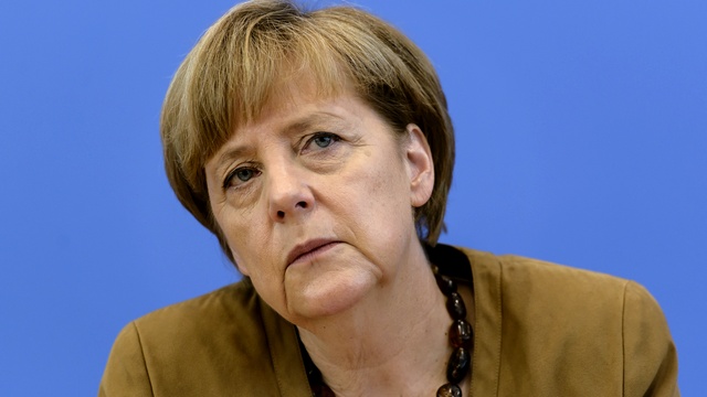 Канцлер Германии намерена продолжать диалог с президентом России