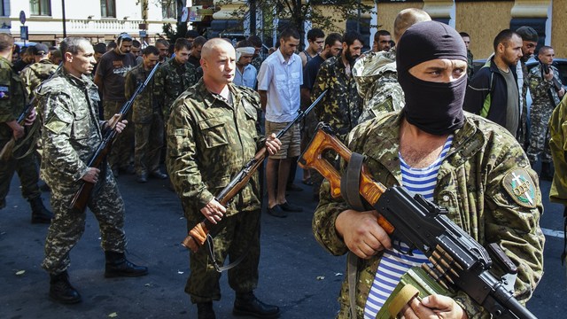 Из-за парада в Донецке СМИ забыли, как обращаются с пленными в США