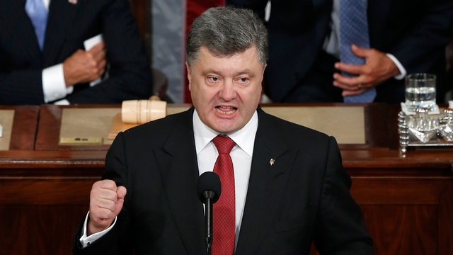 BuzzFeed: Просить помощи для Украины Порошенко нанял западных пиар-агентов